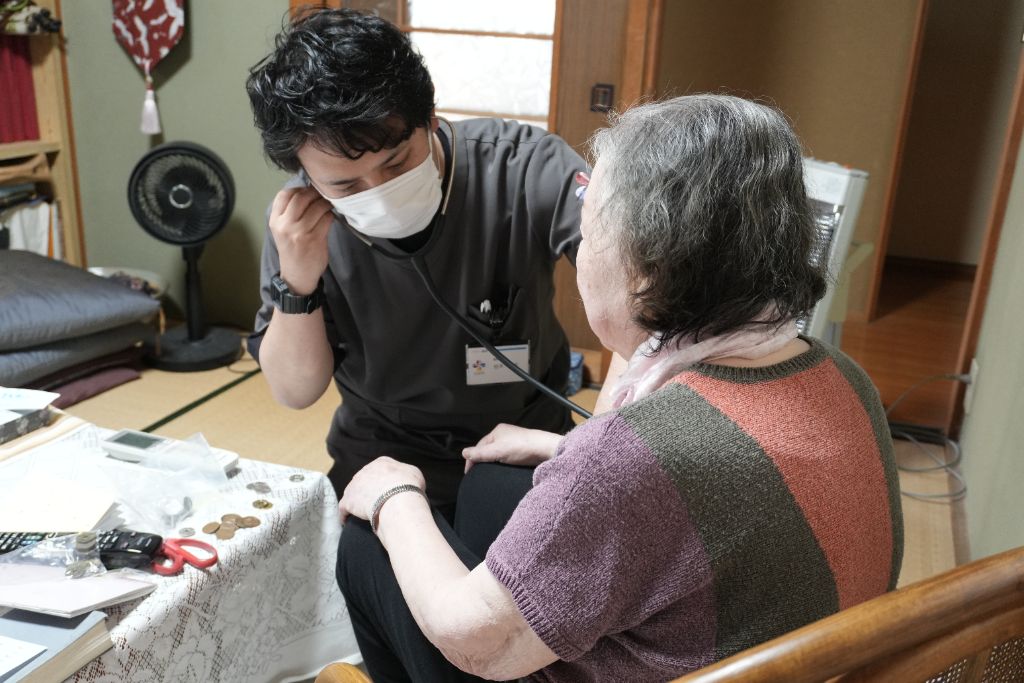 在宅医療 ── 訪問診療同行での聴診